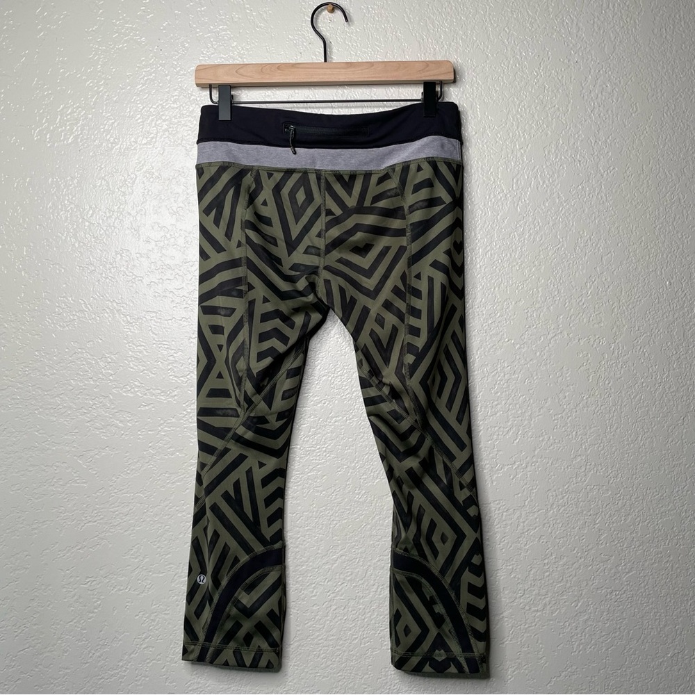 Lululemon Run: Inspire Crop II Leggings Chevron Shuffle Fatigue Green Black - Picture 7 of 11